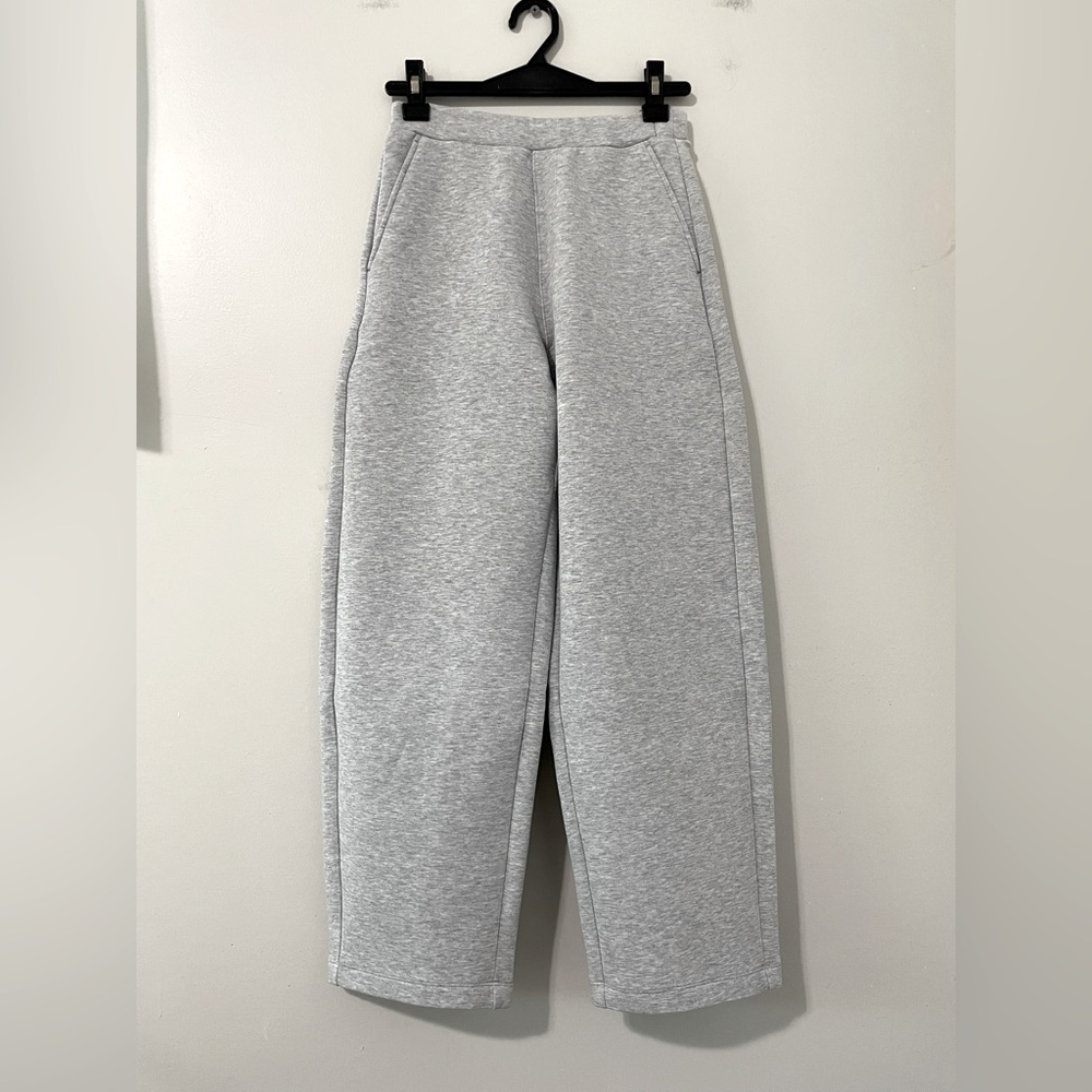 EUC Uniqlo Ballon Sweat Pants